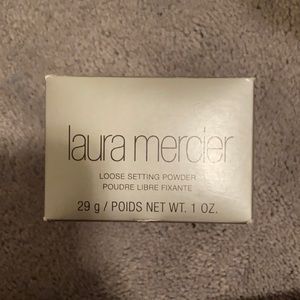 Laura MercierTranslucent Loose Setting Powder